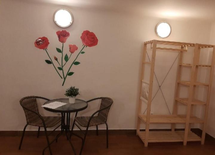 Apartman Vorosmarty Apartment บูดาเปสต์ ภายนอก รูปภาพ