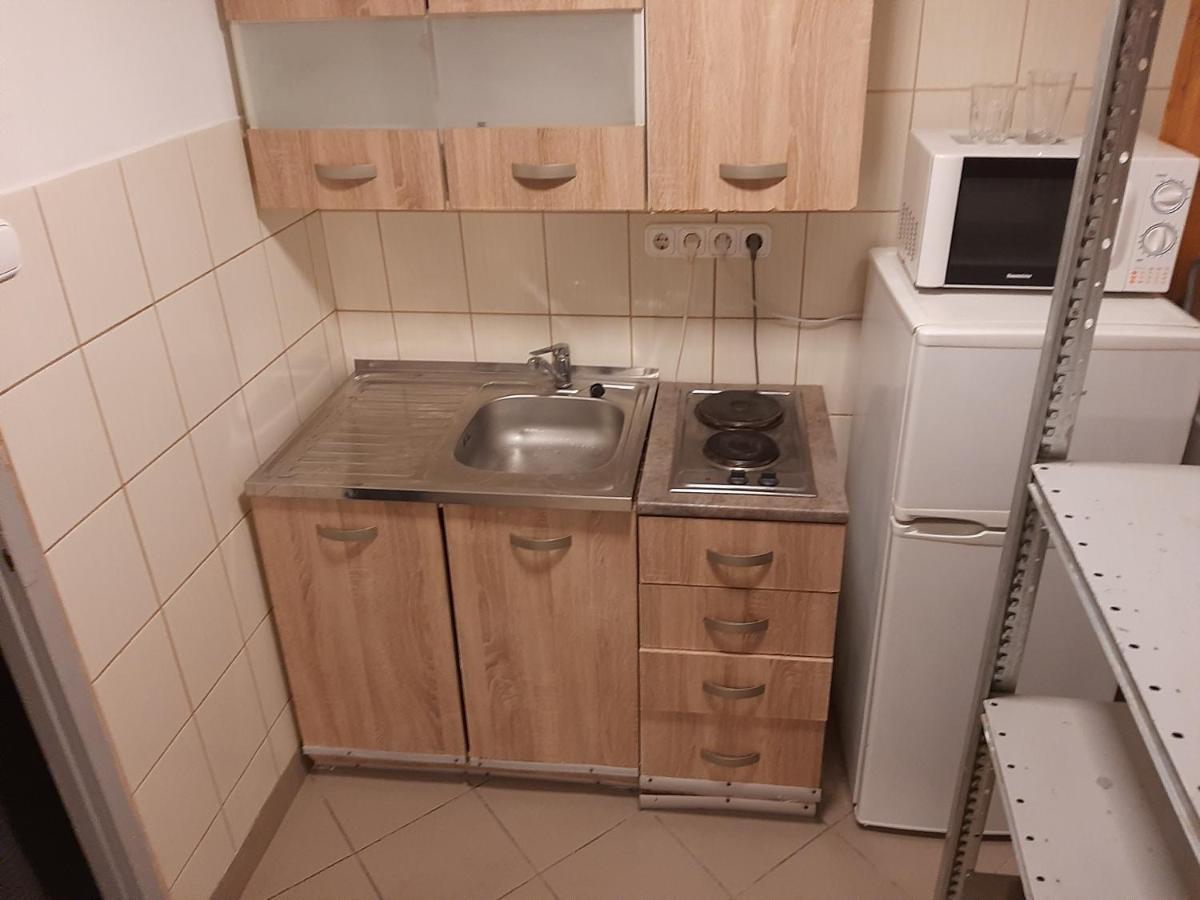 Apartman Vorosmarty Apartment บูดาเปสต์ ภายนอก รูปภาพ