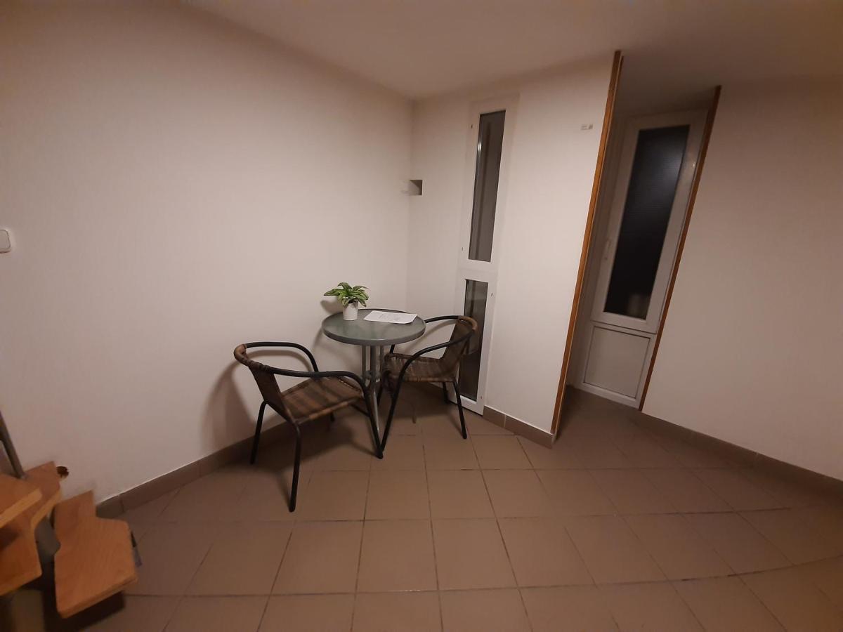 Apartman Vorosmarty Apartment บูดาเปสต์ ภายนอก รูปภาพ