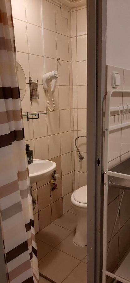 Apartman Vorosmarty Apartment บูดาเปสต์ ภายนอก รูปภาพ