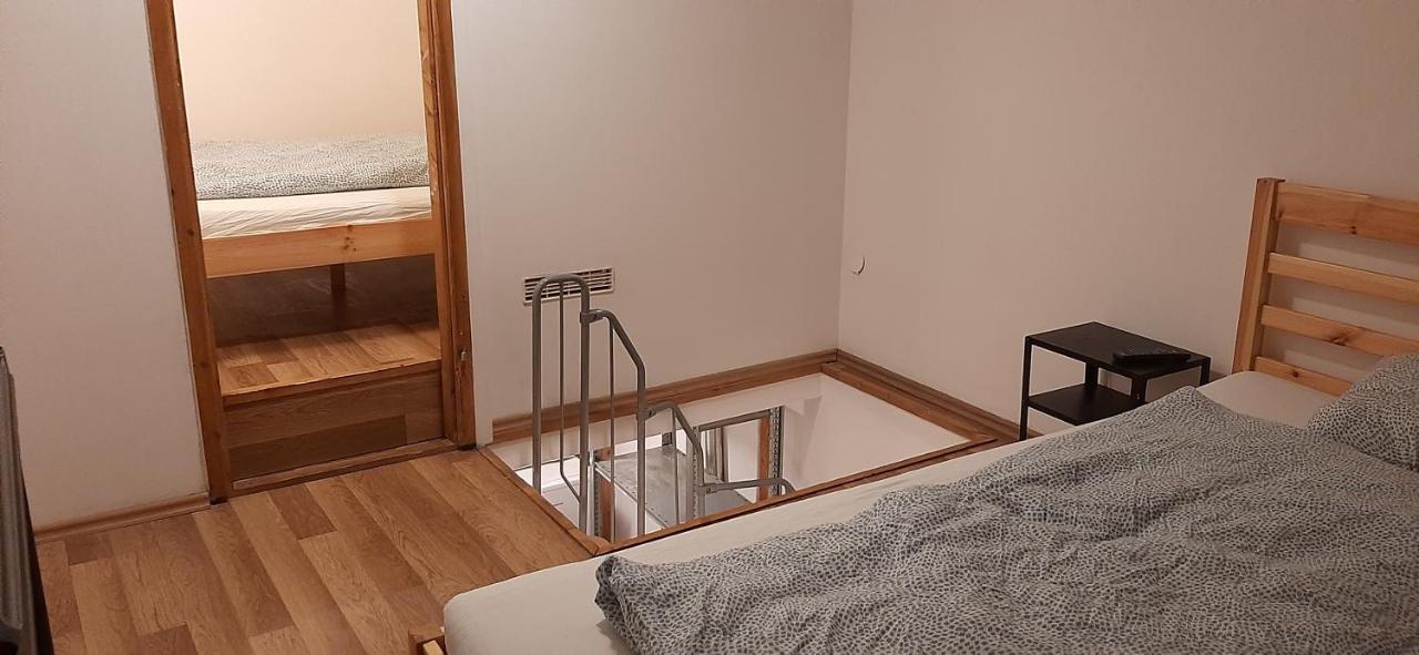 Apartman Vorosmarty Apartment บูดาเปสต์ ภายนอก รูปภาพ