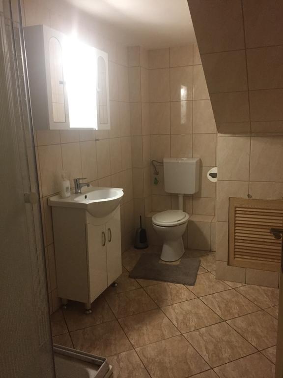 Apartman Vorosmarty Apartment บูดาเปสต์ ภายนอก รูปภาพ
