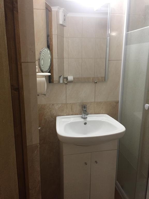 Apartman Vorosmarty Apartment บูดาเปสต์ ภายนอก รูปภาพ