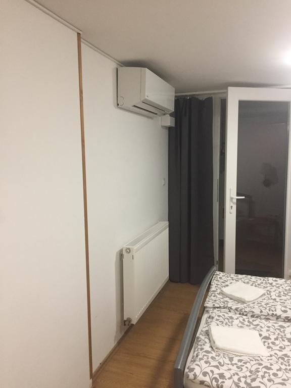 Apartman Vorosmarty Apartment บูดาเปสต์ ภายนอก รูปภาพ
