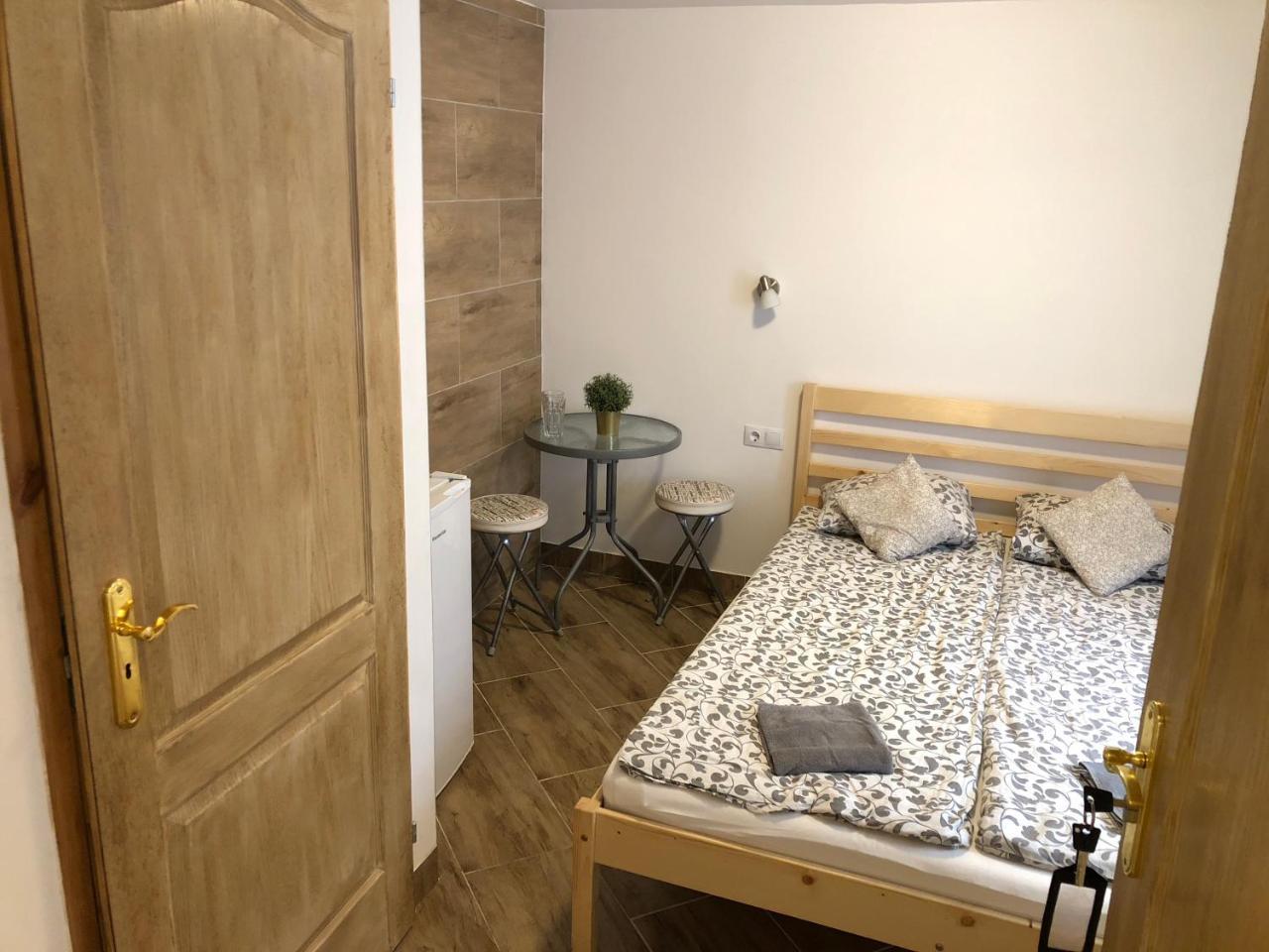 Apartman Vorosmarty Apartment บูดาเปสต์ ภายนอก รูปภาพ