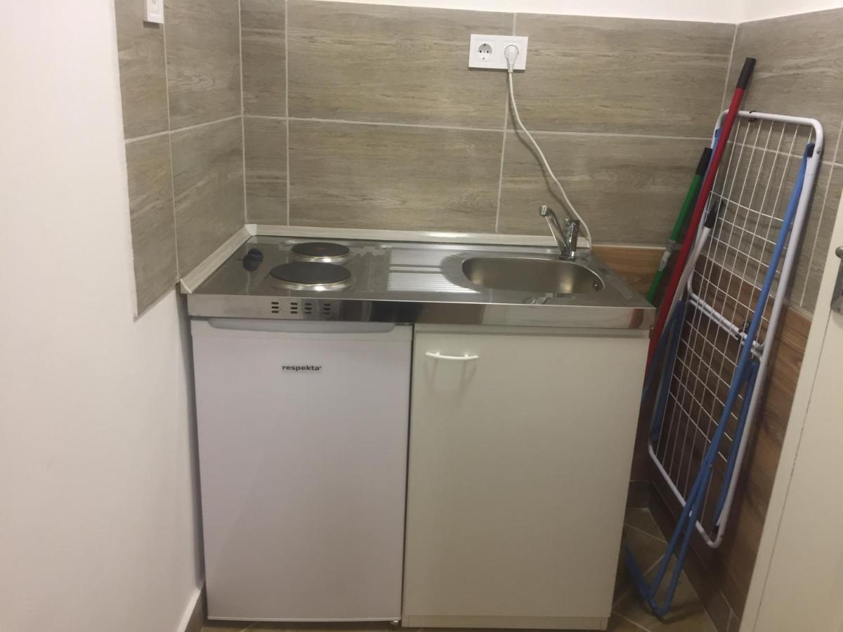 Apartman Vorosmarty Apartment บูดาเปสต์ ภายนอก รูปภาพ